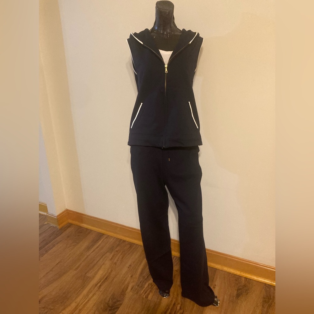 Women's Black 2pc. Knit sweatsuit 
Item# TSswst1